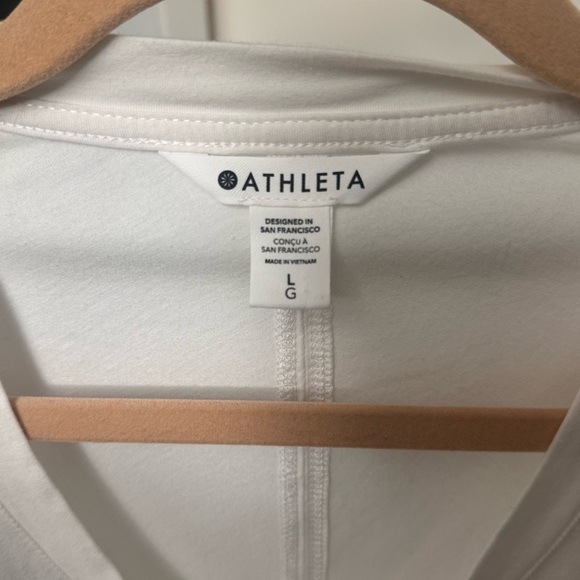 Athleta Outbound Twist Tee Shirt Top - Picture 4 of 4